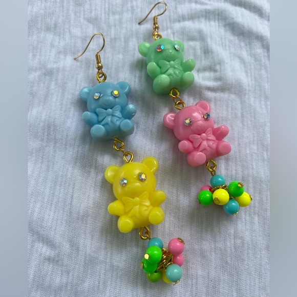 Gummy teddy bears 🧸 Tiny gumball dangle earring long light plastic baby shower - Picture 3 of 3